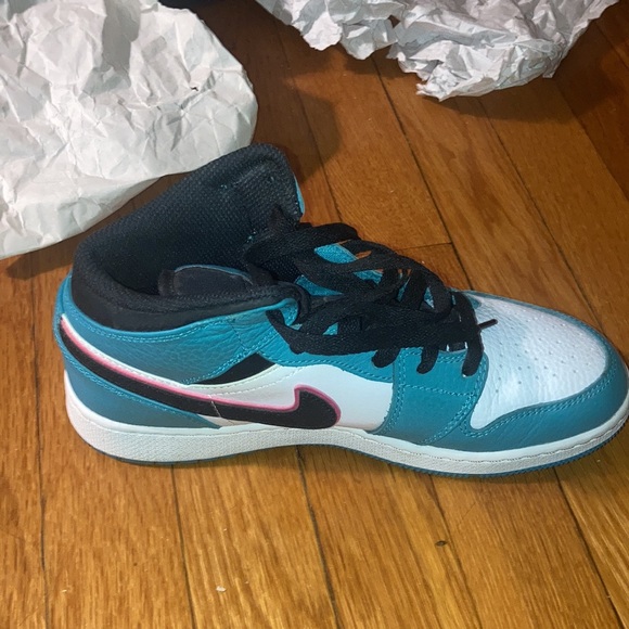 Jordan Other - Must Go‼️ Unisex Like New Jordan 1 South Beach. Read Description Below👇